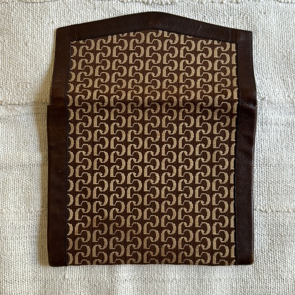 VINTAGE CHARLES JOURDAN ENVELOPE CLUTCH - Picture 2 of 5